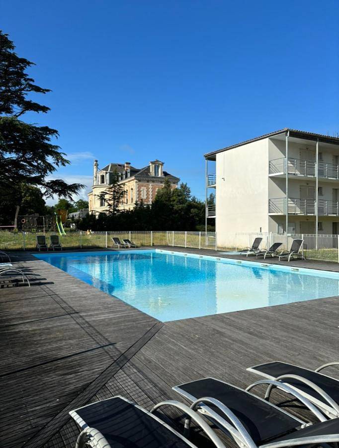 Geheel appartement, Studio with Balcony in Lagord, La Rochelle en omgeving