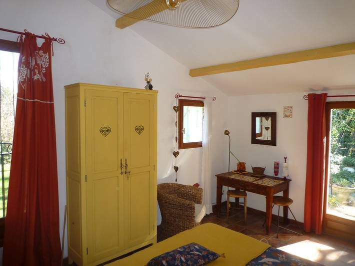 Gîte pour 2 personnes, avec piscine et jardin, animaux acceptés à Noves - 4