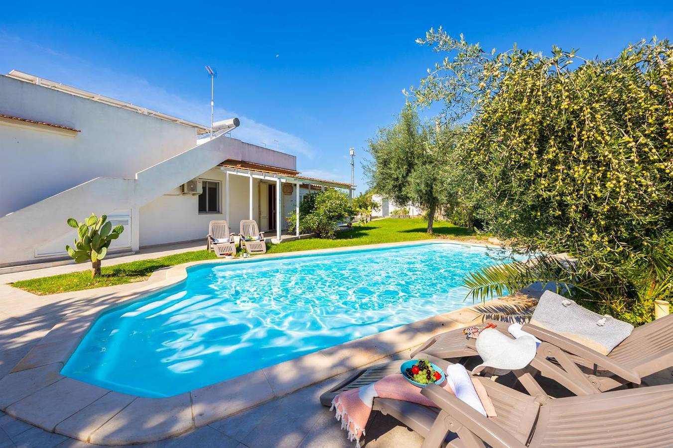 Villa für 10 Personen mit Terrasse in Kaukana, Santa Croce Camerina
