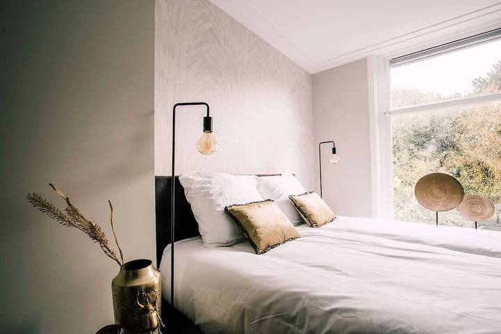 Ganze Wohnung, Geräumiges Apartment mit 2 Schlafzimmern, schnellem WLAN und eigener Küche. in Tilburg, Nordbrabant