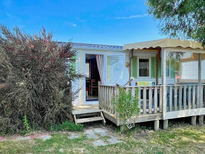 Camping Le Welcome - Mobilheim 6 personen - Mh 2Ch Vintage - Halbüberdachte Terrasse in Mesquer, Côte d'Amour