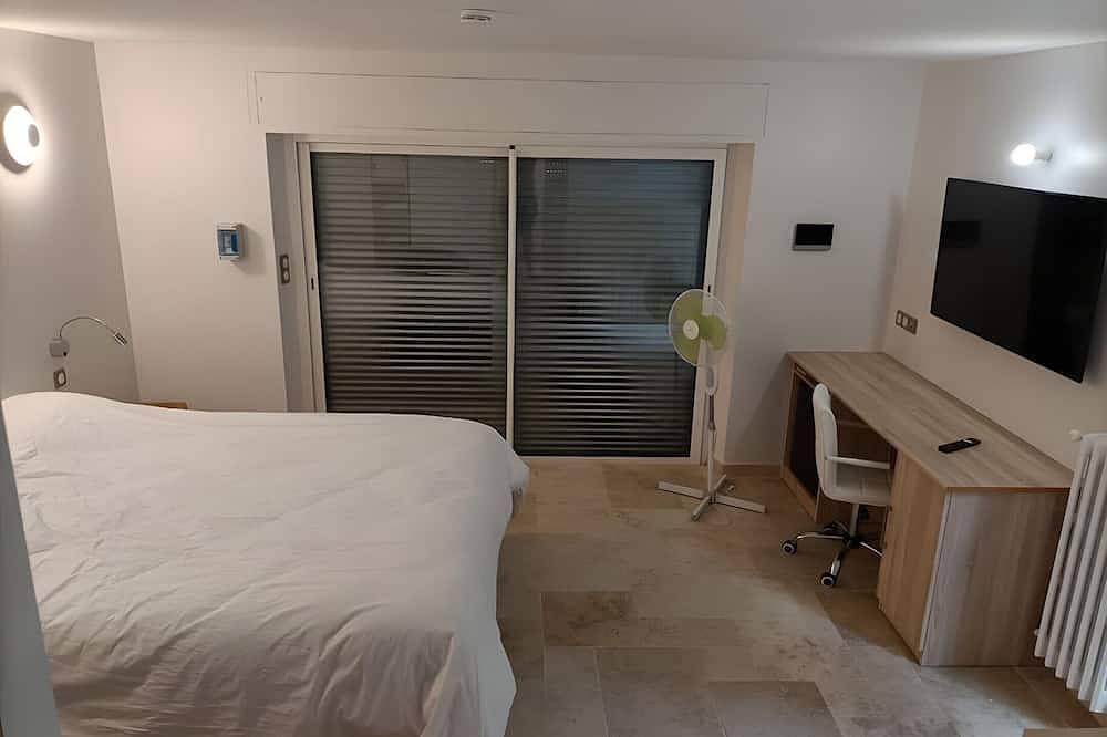 Chambre d’hôtes « Chambre Jasmin » avec terrasse partagée, Wi-Fi et climatisation in Grasse, Côte méditerranéenne (France)