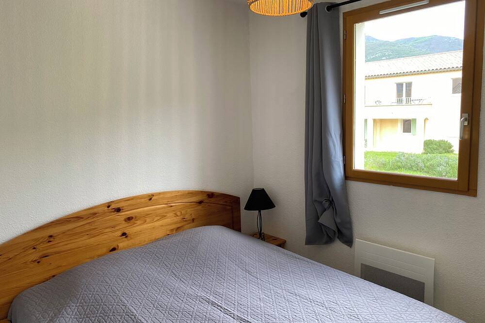 Entire apartment, Logement 2 Chambres, Entièrement Rénové, Dans Résidence Avec Piscine in Montbrun-les-Bains, Nyons region