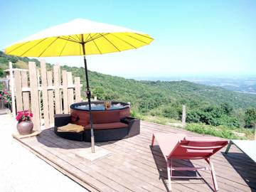 Location de vacances pour 4 personnes, avec jardin et jacuzzi à Antisanti