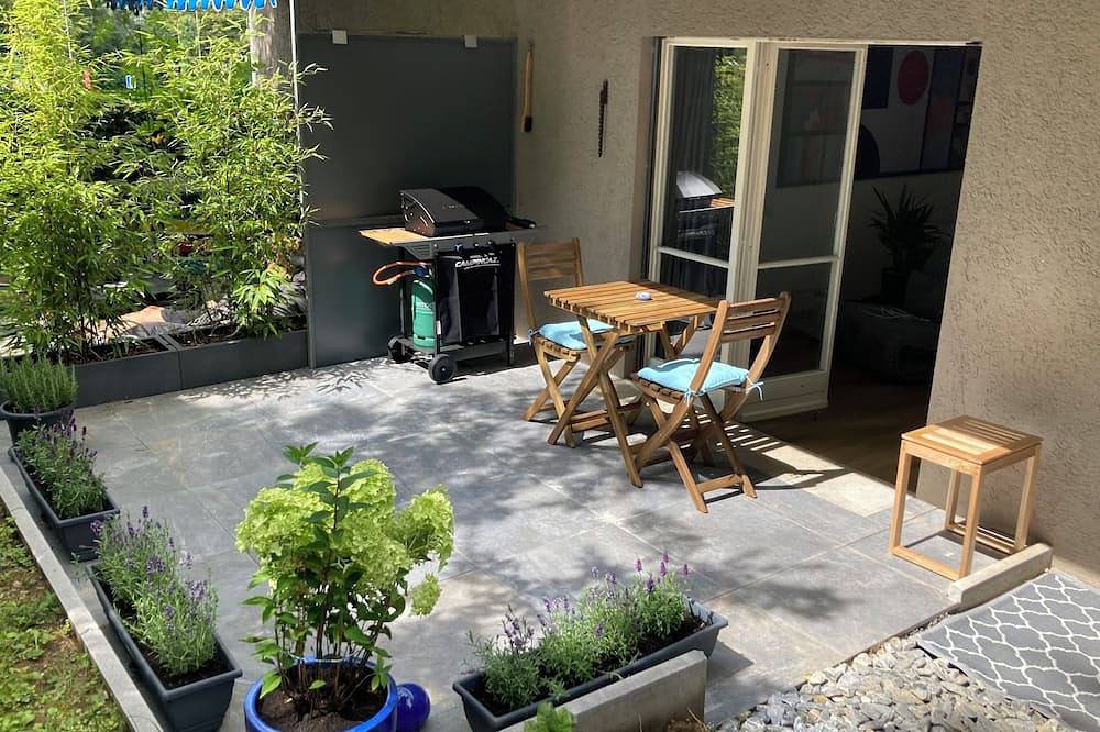 Entire apartment, Furnished garden studio in Zürich by the lake in Zurich, Zurich district