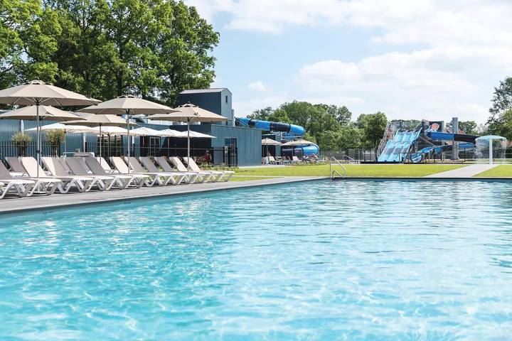 Wohnwagen für 6 Personen, mit Terrasse und Pool in den Niederlande