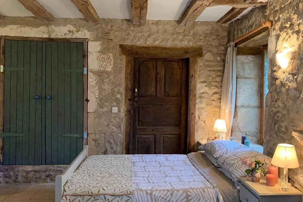 Appartement entier, Idyllic Studio Gite In Rural Stunning French Countryside With Pool in Antigny, Vienne (France)