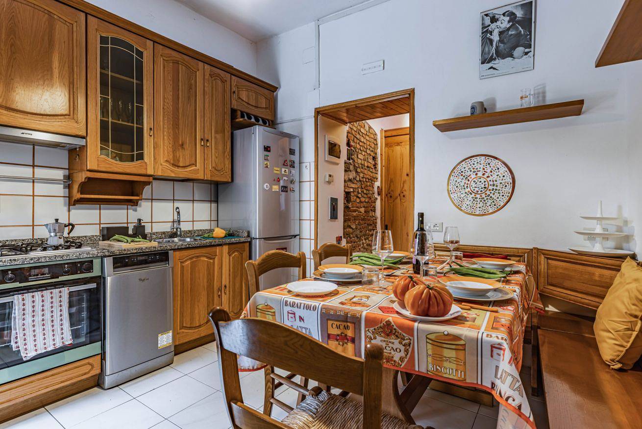 Entire apartment, Comfy Apartment near the Pisa Tower x4 in Pisa, Italian Riviera