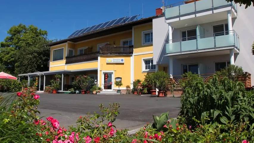 Ferienwohnung für 2 Personen, mit Garten und Terrasse in Feldbach