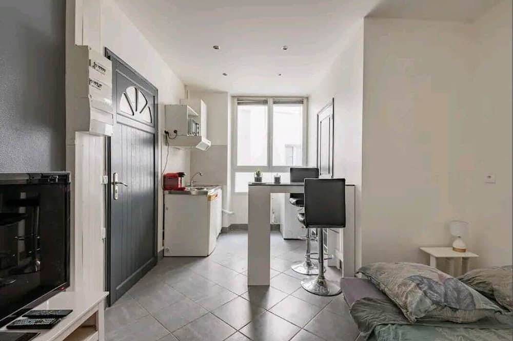Entire apartment, Studio au Calme, Cosy, Netflix+wifi in Montélimar, Nyons region