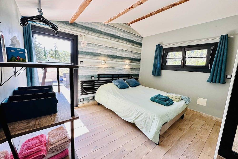 Stone house, swimming pool, spa, pétanque court, outdoor bar  in Buis-les-Baronnies, Nyons und Umgebung