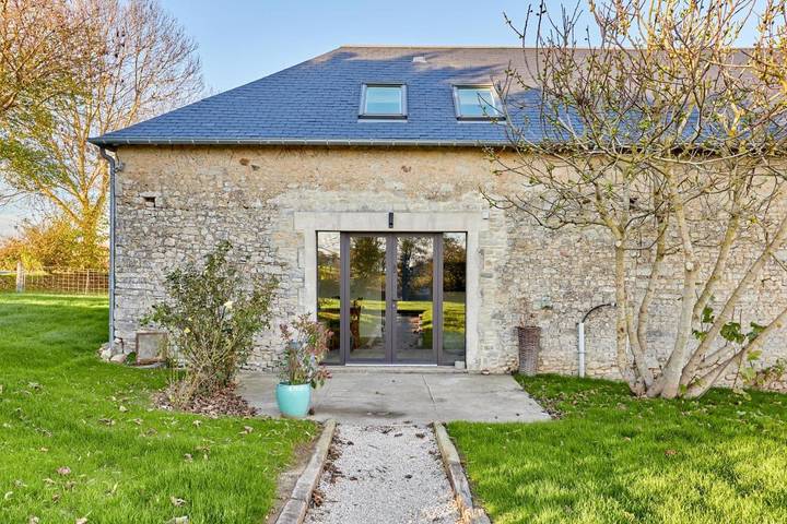 Location de vacances pour 8 personnes, avec vue et jardin à Saint-Loup-Hors - 3