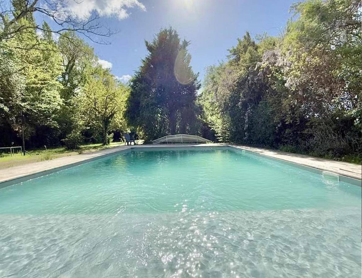 Appartement entier, Charmante dépendance avec piscine - 20 min de Bordeaux in Beautiran, Région de Bordeaux