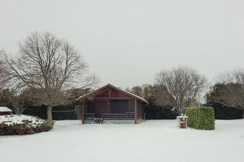 Petit chalet dans le Sancy in Saint-Diéry, Parc naturel régional des Volcans d'Auvergne