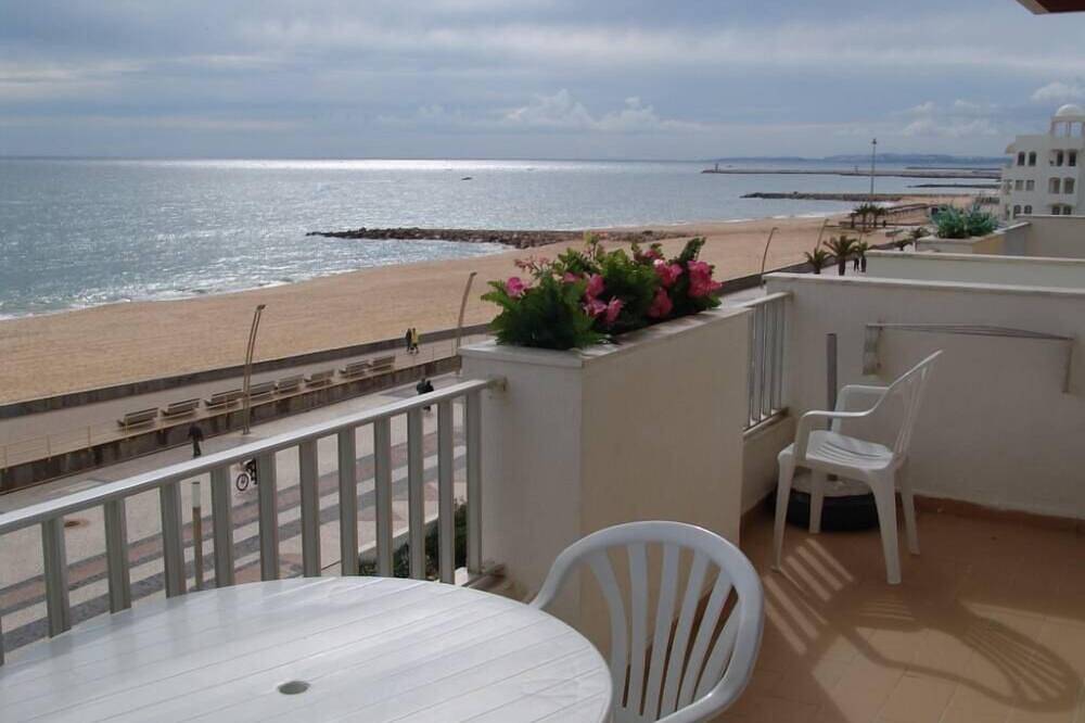 Ganze Wohnung, Direkt am Strand 1 Schlafzimmer Ferienwohnung in Quarteira, Algarve in Cavacos, Quarteira