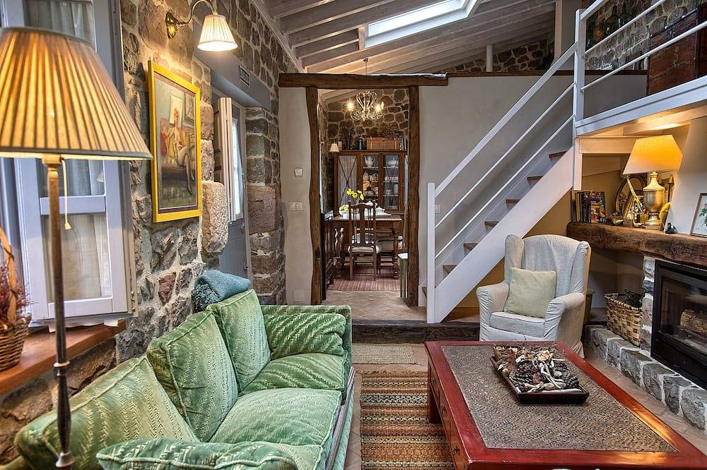 La Casita-Casa Rural La Curva de María en plena Reserva del Saja Parque Natural in Renedo de Cabuérniga, Cabuérniga