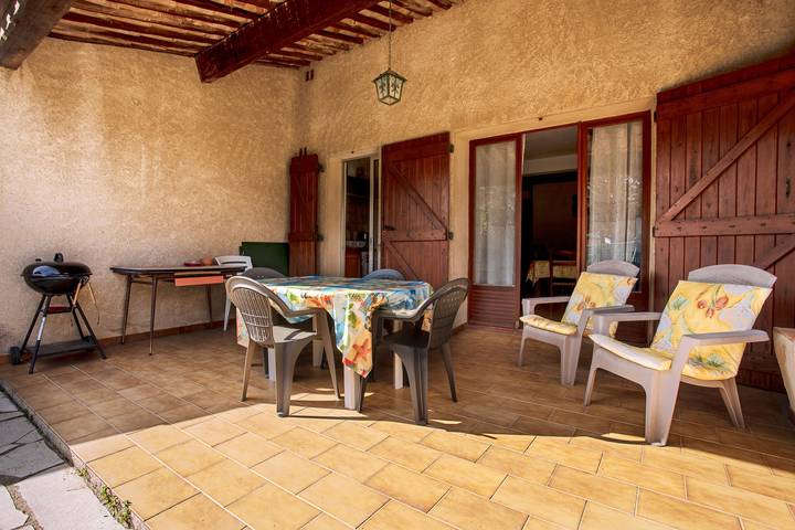Hel lejlighed, Lei Jas Apartment with Private Terrace, Garden, and Wi-Fi in Sainte-Maxime, Middelhavskysten (Frankrig)