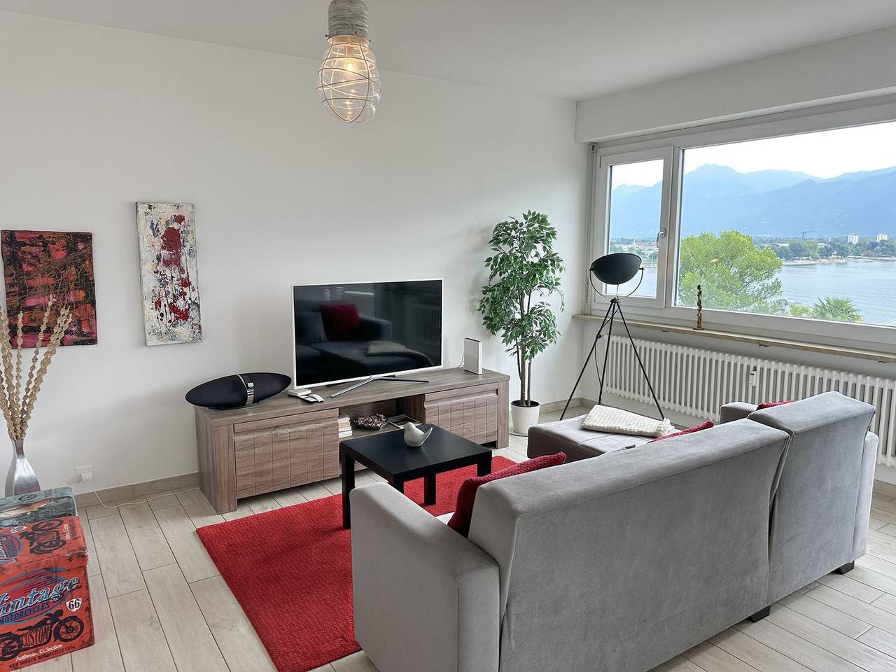 Appartamento intero, Appartamento vacanze per 5 persone con balcone in Minusio, Alpi Ticinesi e del Verbano
