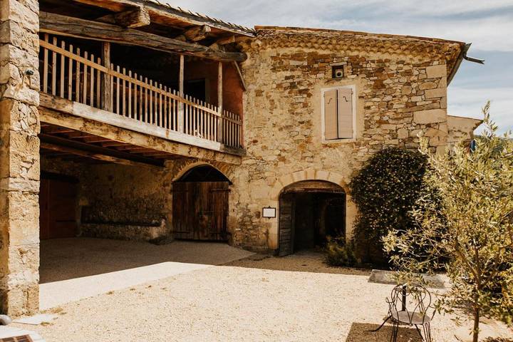 Location de vacances pour 15 personnes, avec vue et jardin ainsi que bassin pour enfant et piscine à Bourdeaux - 3