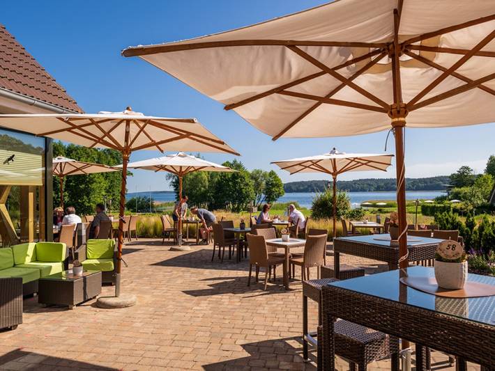 Ferienwohnung für 4 Personen, mit Terrasse und Garten sowie Sauna und Ausblick in Ganzlin