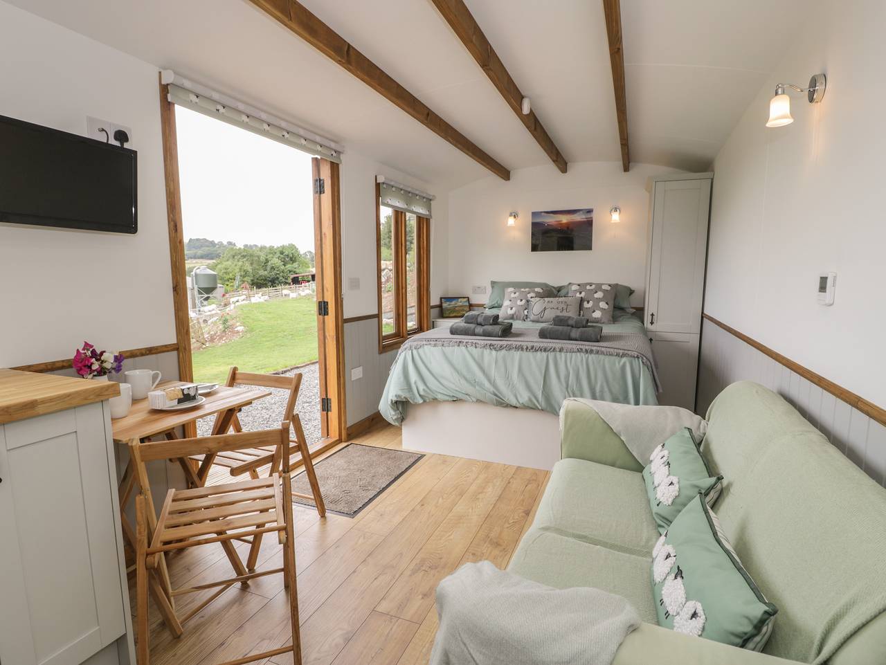 Tan Y Castell Shepherds Hut in Llangollen, Denbighshire