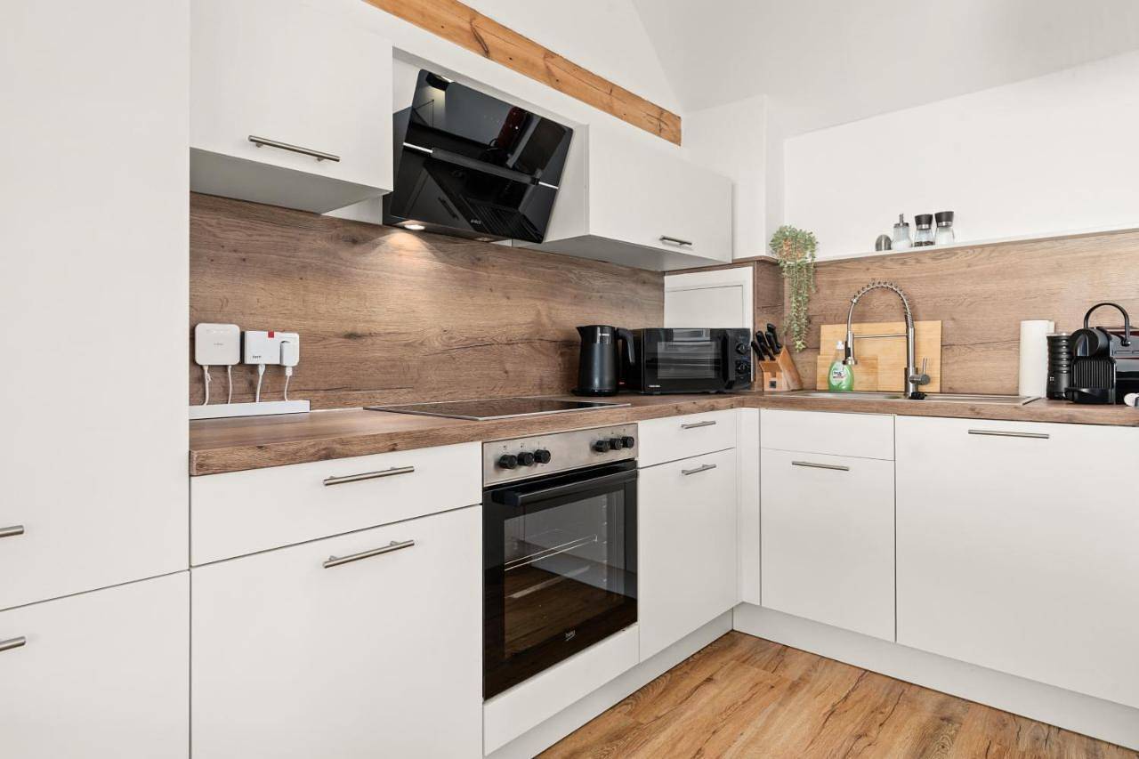 Ganze Wohnung, Kolibri - Design Maisonette - Nintendo Switch, Streaming, Bikestore, E-Wallbox in Wehrda, Marburg