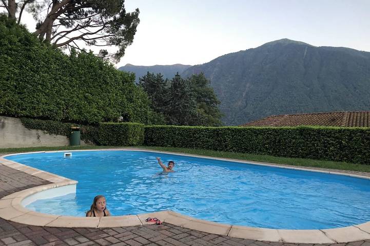 Gîte pour 6 personnes, avec piscine dans Carlazzo - 4