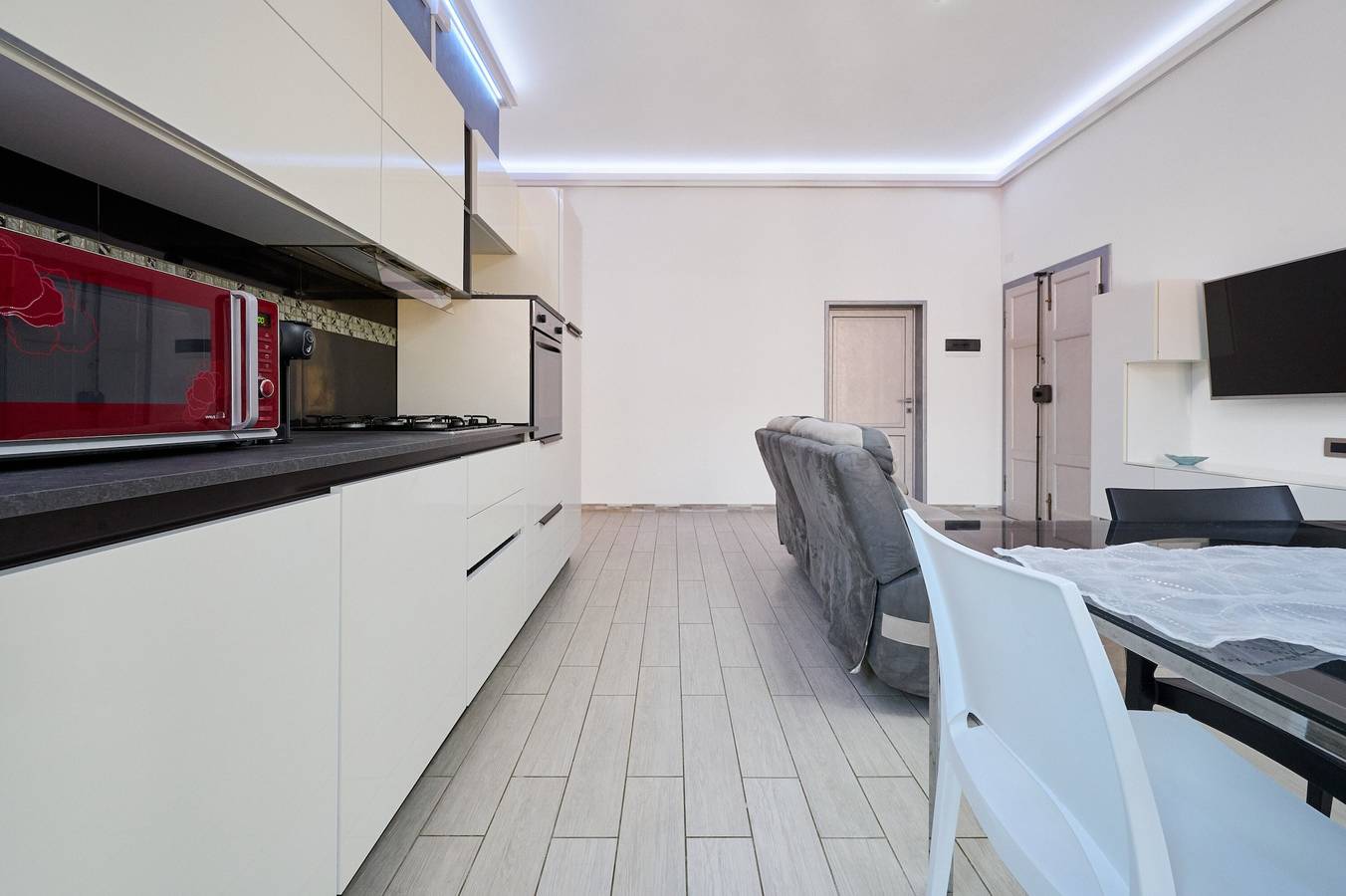 Appartement entier, Appartement "Holy Days" avec balcon, Wi-Fi et climatisation in Piombino, Côte des Étrusques