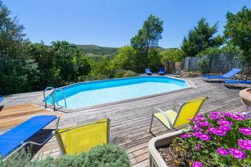 Cottage pour 8 personnes, avec vue et piscine à Laurac