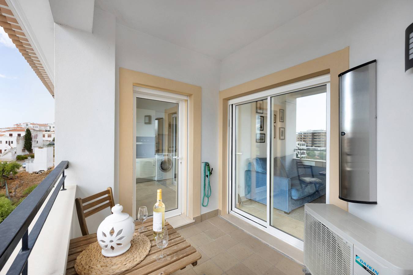 Entire apartment, Holiday Apartment "Morning View Terrace" with Sea View, Shared Pool & Wi-Fi in São Sebastião, Lagos