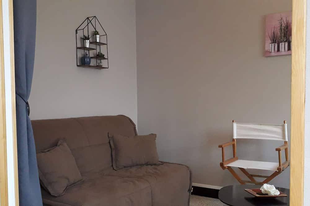 Seasonal rental of a villa in the countryside in Meynes, Nimes region