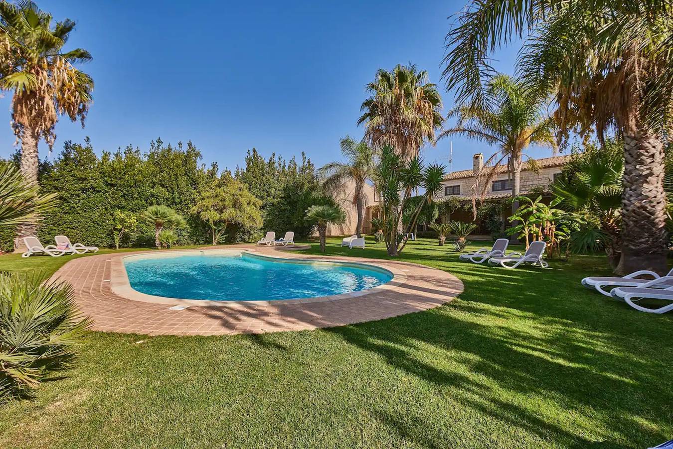 Villa 'Antica Aia Con Piscina' with Private Pool, Wi-Fi and Air Conditioning in Scicli, Ragusa provins