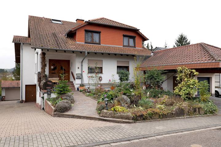 Ferienwohnung für 6 Personen, mit Balkon und Garten