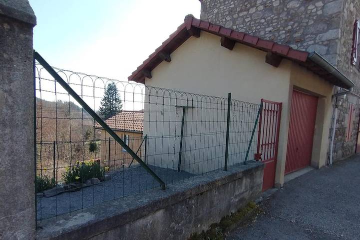 Location de vacances pour 13 personnes, avec jardin et terrasse à Saint-Anthème - 4