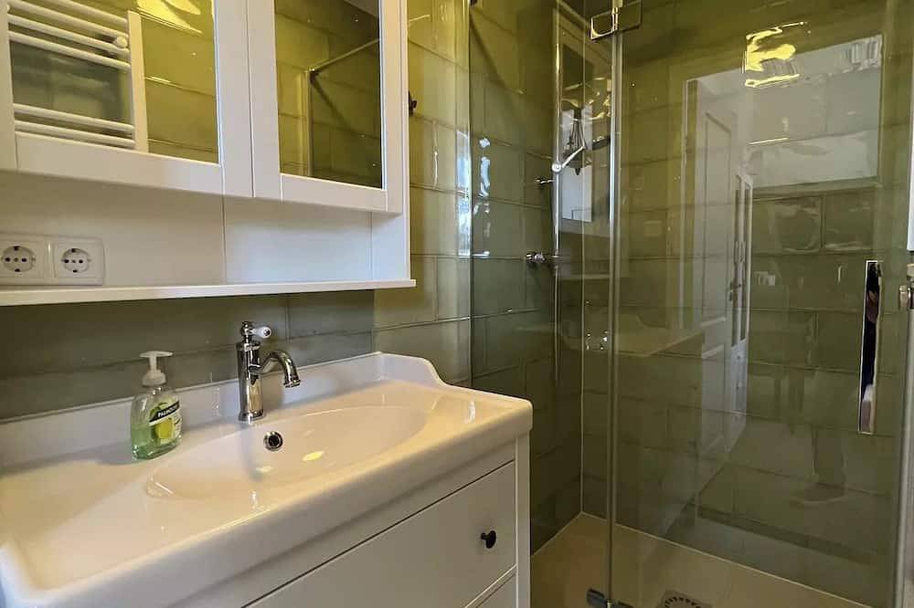 Entire apartment, Beautiful 1 bedroom apartment in the centre of Rotterdam in Rotterdam, South Holland