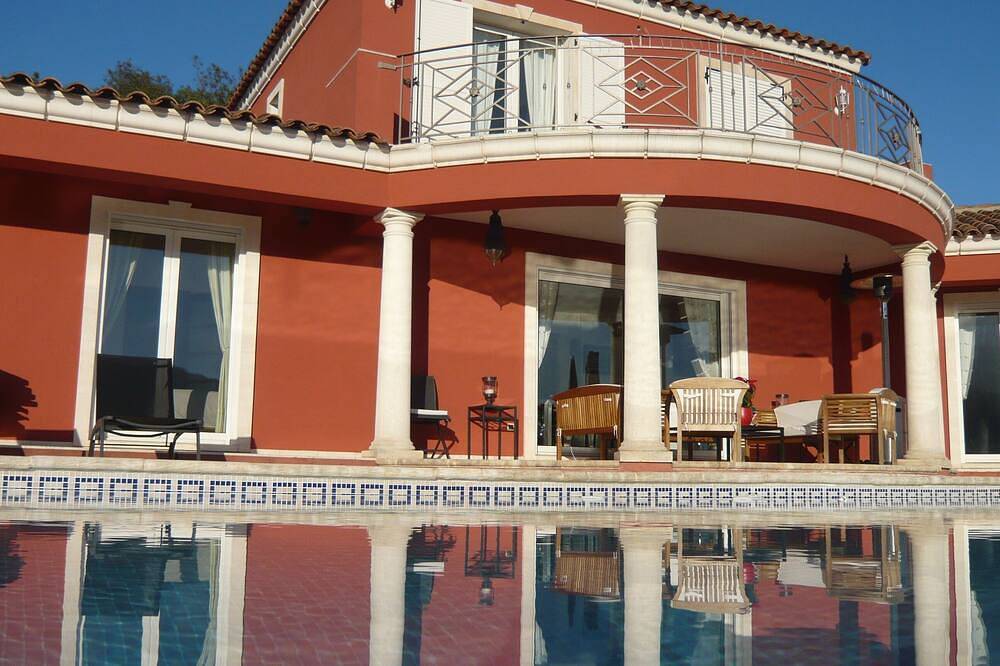 Villa 10 Personen bis 10 km von Cannes mit Pool. Atemberaubende Aussicht auf das Meer in Pégomas, Cannes und Umgebung