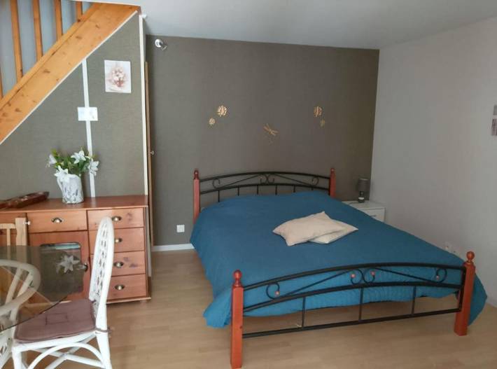 Location de vacances pour 3 personnes, avec vue ainsi que jardin et piscine, adapté aux familles à Saint-Juire-Champgillon - 3