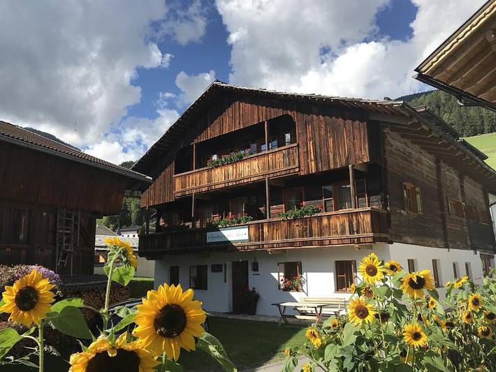 Ferienwohnung für 6 Personen, mit Terrasse und Garten sowie Ausblick in Villgratner Berge