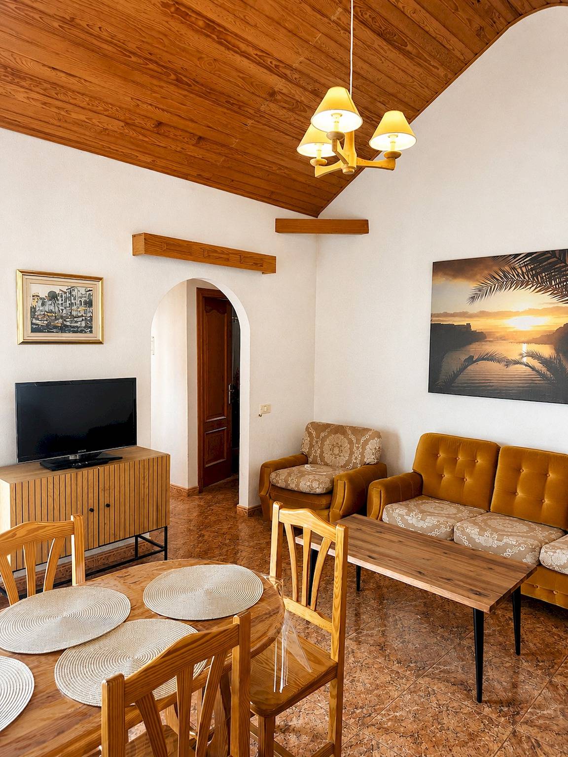Casa Loli - Cozy Home in Tamaduste, 5 Min to Beach in Tamaduste, Valverde