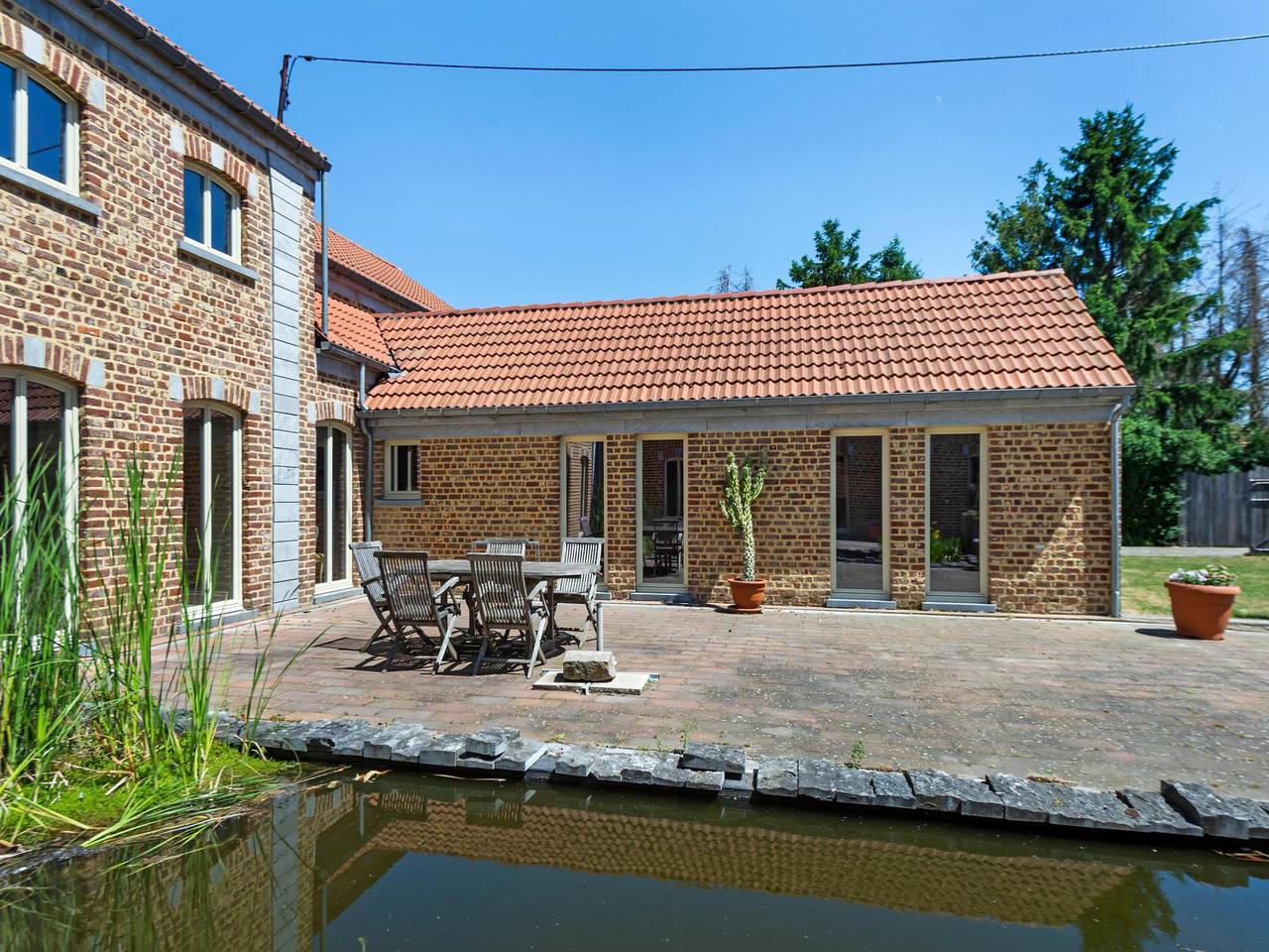 Ruim gekoppelde vakantiewoningen met terras in Geetbets, Vlaams-Brabant