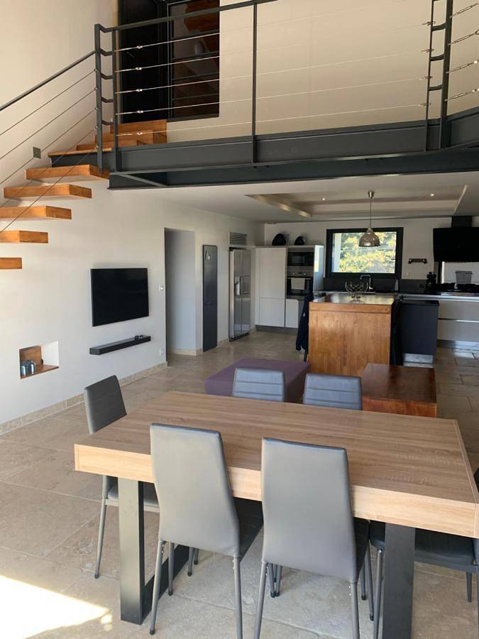 Appartement de vacances pour 8 personnes, avec terrasse et piscine