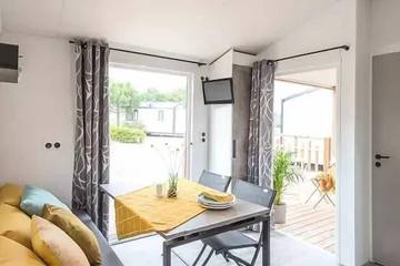 Camping pour 4 Personnes dans La Faute-sur-Mer, Vendée, Photo 2