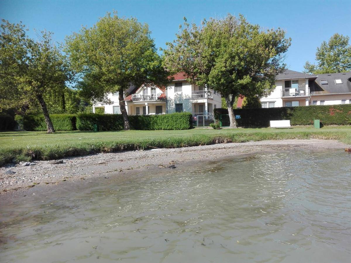 Ganze Wohnung, Villa Gabriella - Vízparti in Balatonboglar, Plattensee Südufer