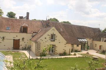 Gîte pour 15 personnes, avec piscine et jardin à Barbey