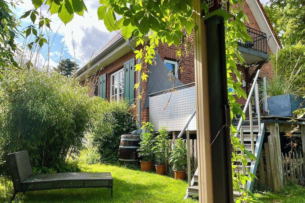 Ganze Wohnung, Kleine Landhaus-Perle am Schlosspark und See, in traumhafter Natur! in Eutin, Ostholstein
