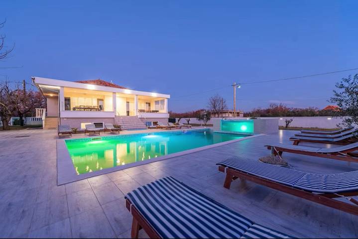 Villa Mendula in Galovac, Zadar