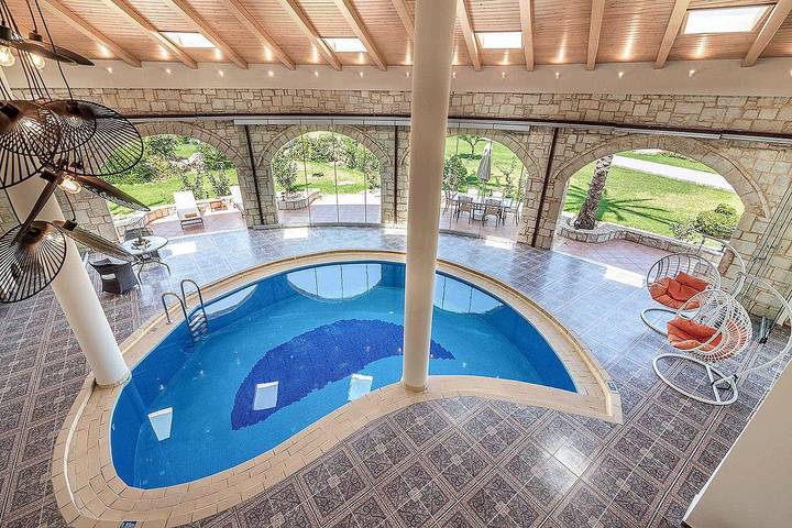 Villa für 6 Personen, mit Pool - 1