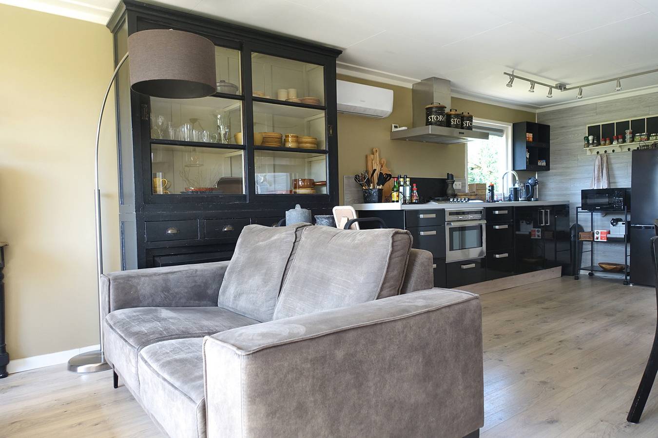 Stijlvol chalet voor 5 personen, rustig gelegen met tuin in Rheezerveen in Hardenberg, Regio Zwolle