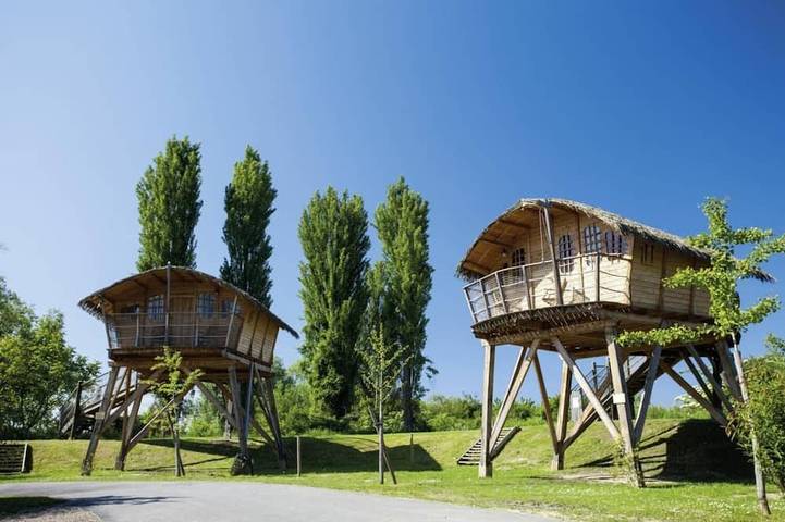 Gîte pour 5 personnes, avec piscine et jardin, animaux acceptés
