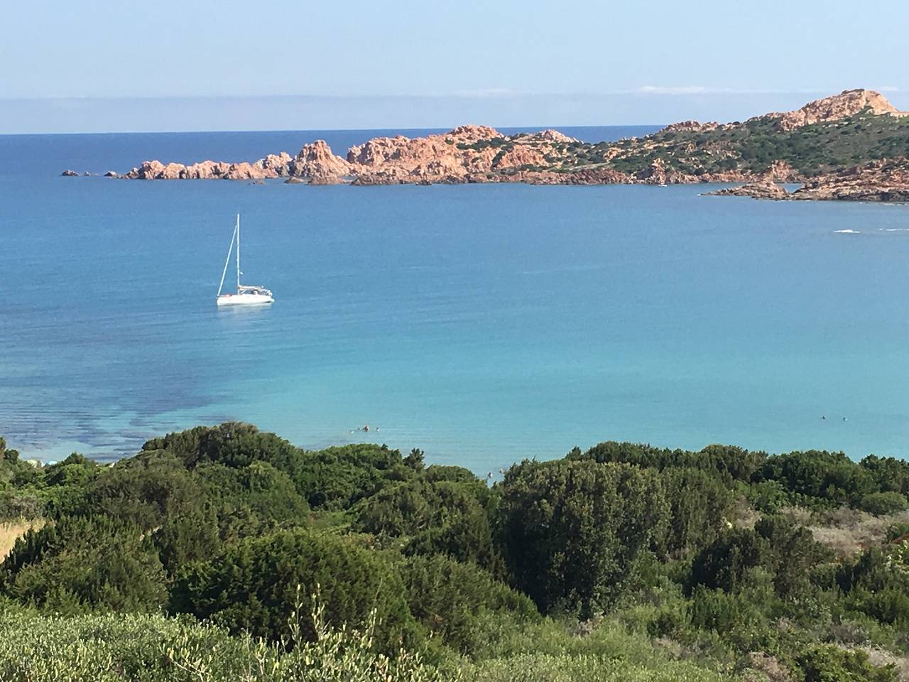 Apartamento entero, Apartamento 'Monolocale' con vistas al mar, jardín privado y aire acondicionado in Pischinazza, Trinità d'Agultu e Vignola